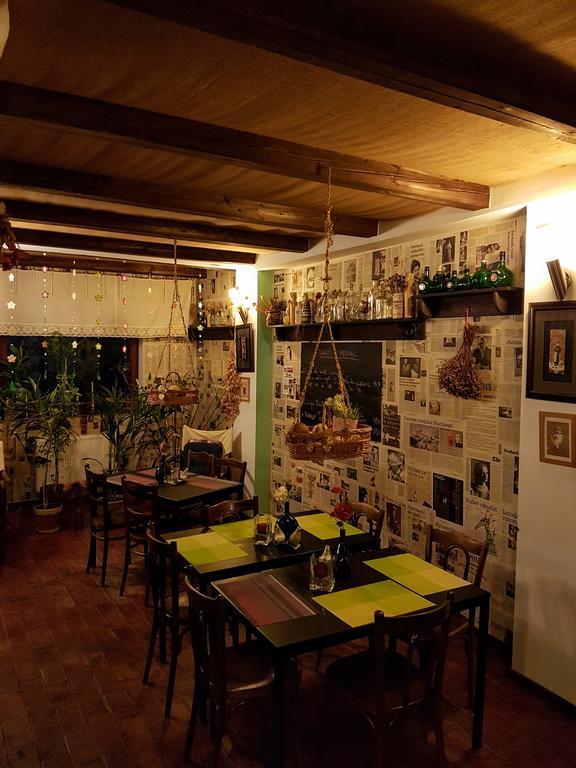 Bistro-Pension La Teleferic Sinaia Esterno foto